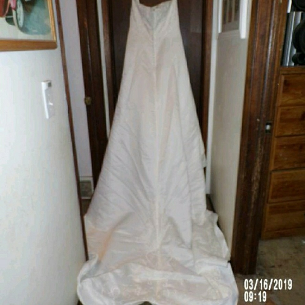 Wedding dress